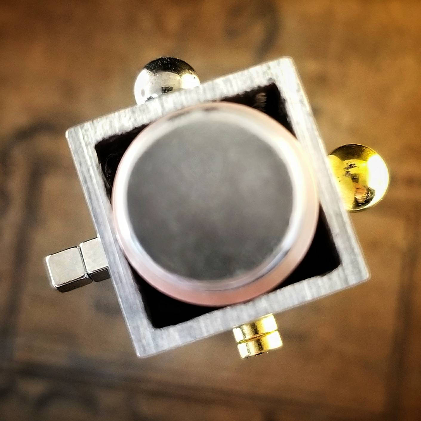 "Cyclops" - Bismuth Maglev Office Desk Gadget