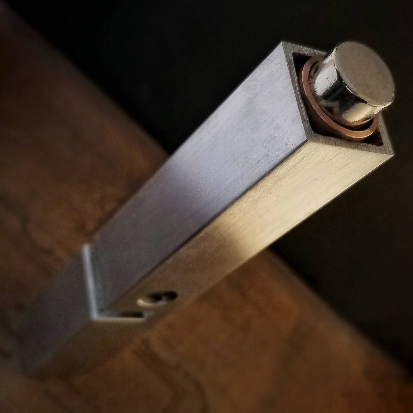 "Cyclops" - Bismuth Maglev Office Desk Gadget